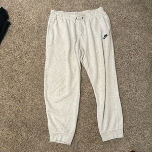 Nike joggers size: large